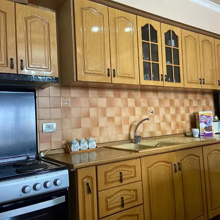Cheerful Residential With Free Parking & Wifi