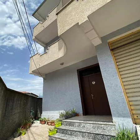 Cheerful Residential With Free Parking & Wifi *
