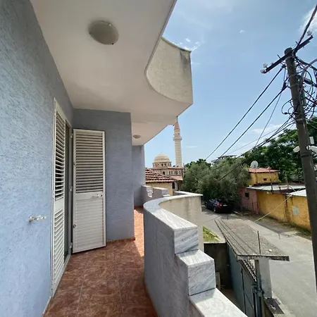 Cheerful Residential With Free Parking & Wifi *