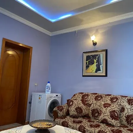 Cheerful Residential With Free Parking & Wifi بيت للعطل *