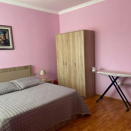 Tatil Evi Cheerful Residential With Free Parking & Wifi Shkodër