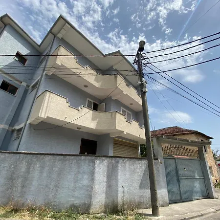 Cheerful Residential With Free Parking & Wifi Tatil Evi Shkodër